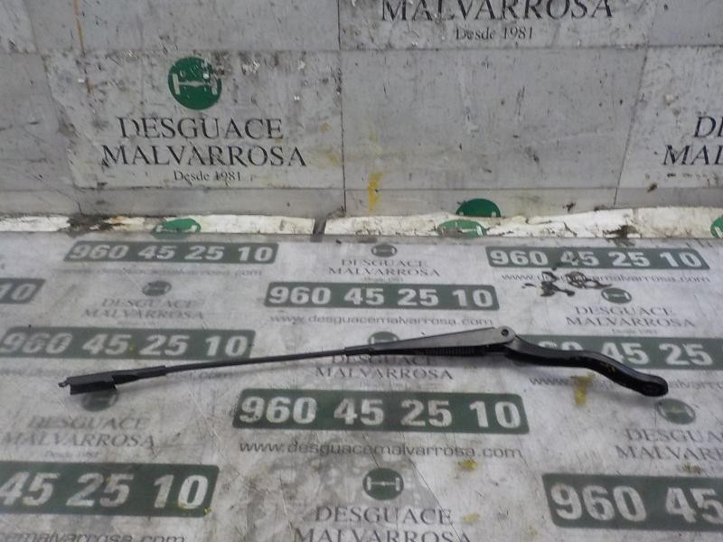 Recambio de brazo limpia delantero izquierdo para opel corsa e selective referencia OEM IAM   