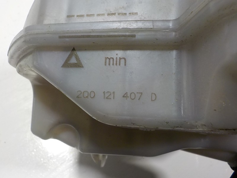 Recambio de deposito expansion para seat arona 1.6 tdi referencia OEM IAM 2Q0121407D 2Q0121407D 