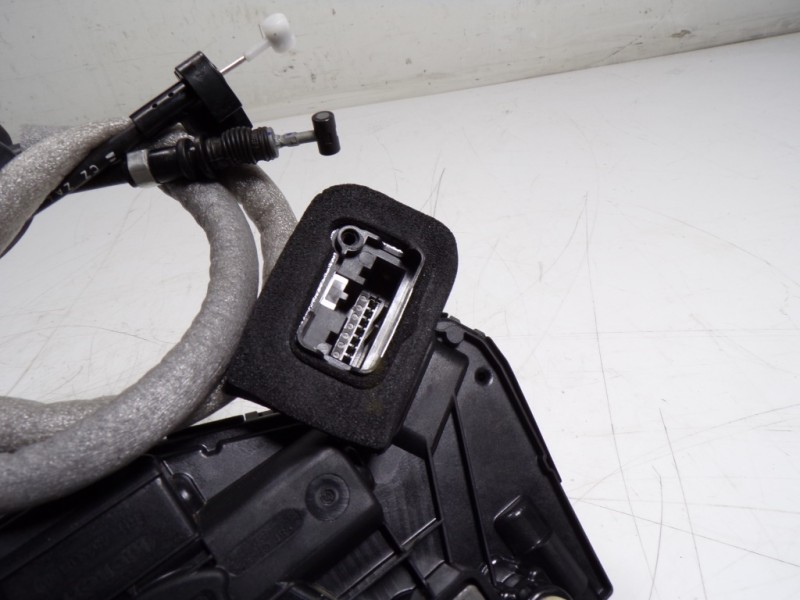 Recambio de cerradura puerta trasera derecha para cupra leon sportstourer (kl8) vz 2.0 tsi 4drive referencia OEM IAM  5TA839016Q