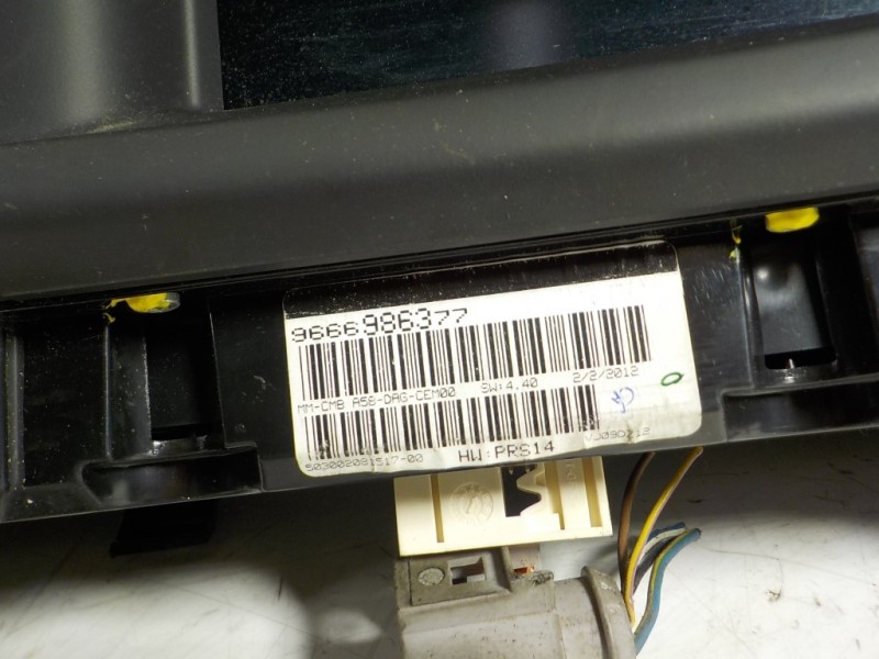 Recambio de cuadro instrumentos para citroën c3 picasso 1.4 16v referencia OEM IAM 1608925480 9666986377 