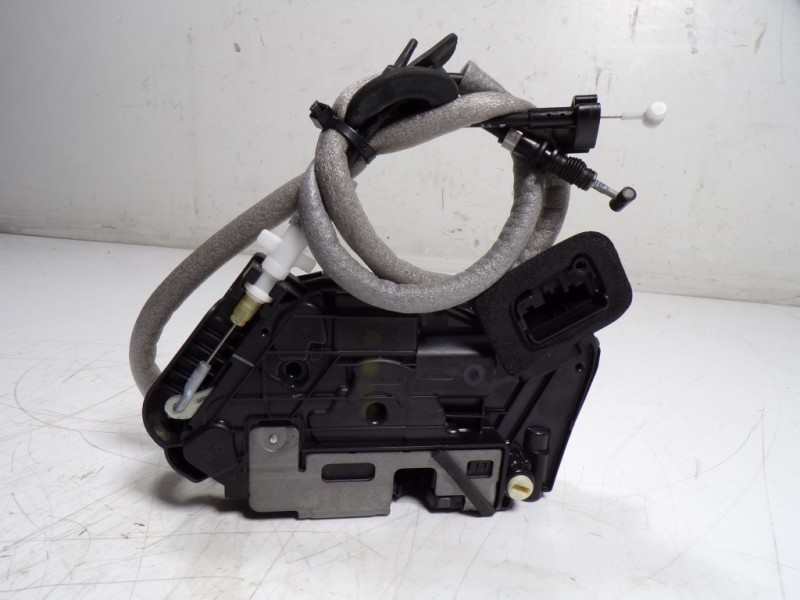 Recambio de cerradura puerta trasera derecha para cupra leon sportstourer (kl8) vz 2.0 tsi 4drive referencia OEM IAM  5TA839016Q