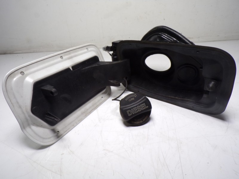 Recambio de tapa combustible para bmw serie 2 coupe (f22) 2.0 turbodiesel referencia OEM IAM 51177286045  