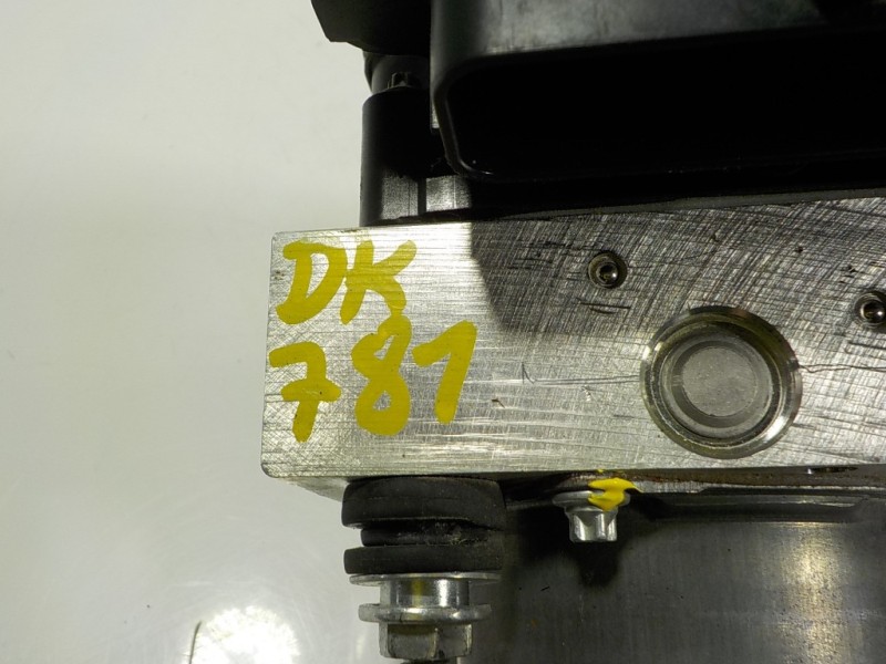 Recambio de abs para mercedes-benz clase v (w447) v220d exclusive largo (447.813) referencia OEM IAM A4479001617 A4479001517 