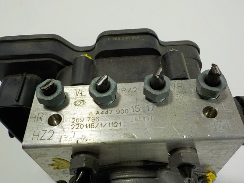 Recambio de abs para mercedes-benz clase v (w447) v220d exclusive largo (447.813) referencia OEM IAM A4479001617 A4479001517 