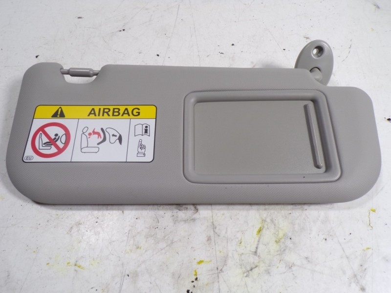 Recambio de parasol derecho para toyota rav4 hybrid fwd referencia OEM IAM 7431042681B0  