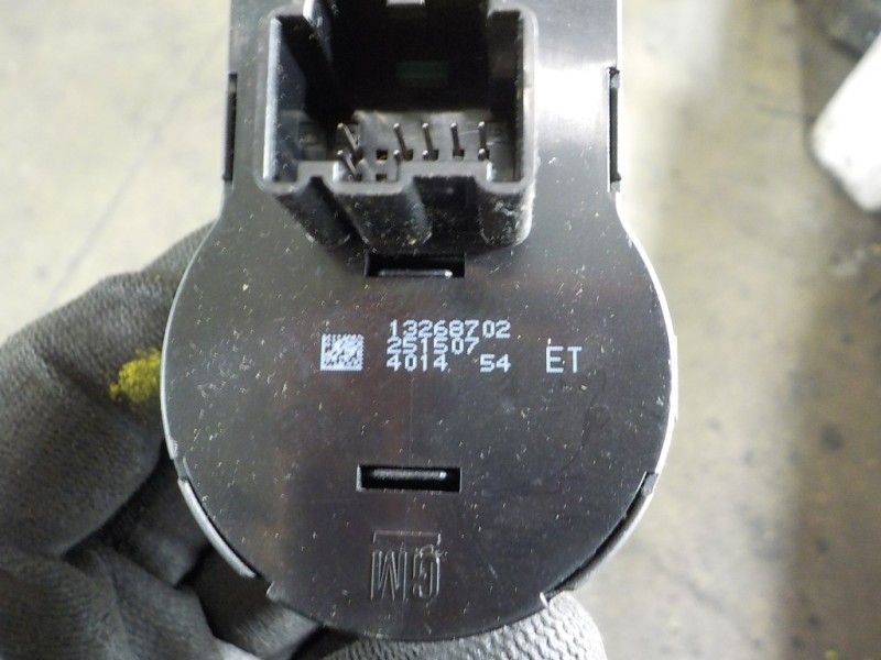 Recambio de mando luces para opel astra j lim. 1.6 16v cat referencia OEM IAM 13268702 13268702 