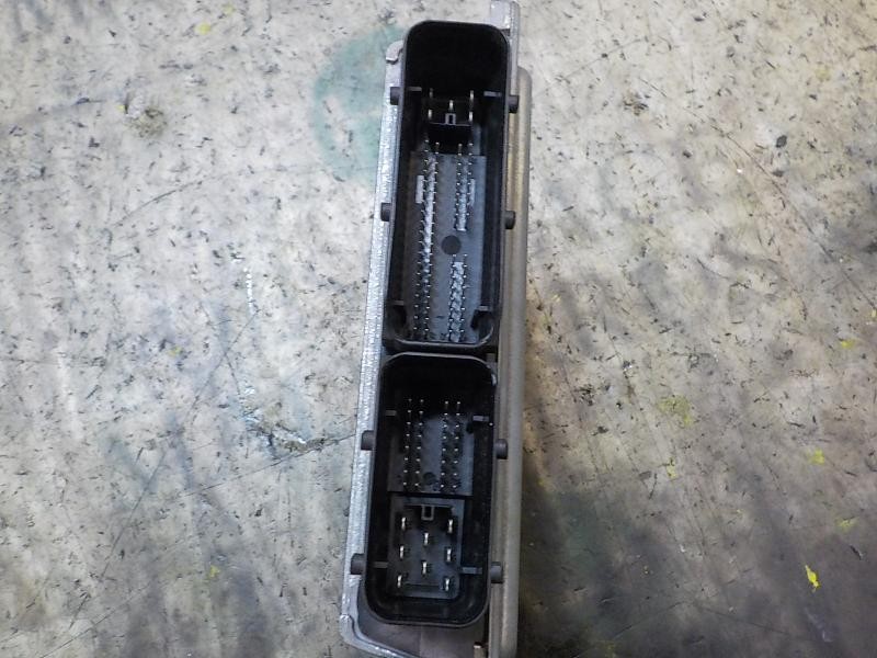 Recambio de centralita motor uce para skoda fabia (5j2 ) urban referencia OEM IAM 03E906019AE 03E906019AE 