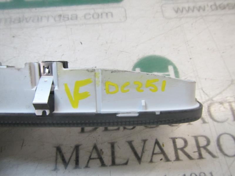 Recambio de piloto interior para ford fiesta (ccn) titanium referencia OEM IAM 1758122  