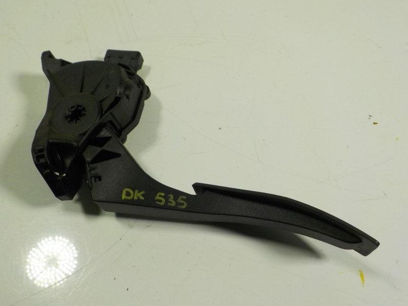 Recambio de potenciometro pedal para opel astra j lim. 1.6 16v cat referencia OEM IAM 13252702 13252702 