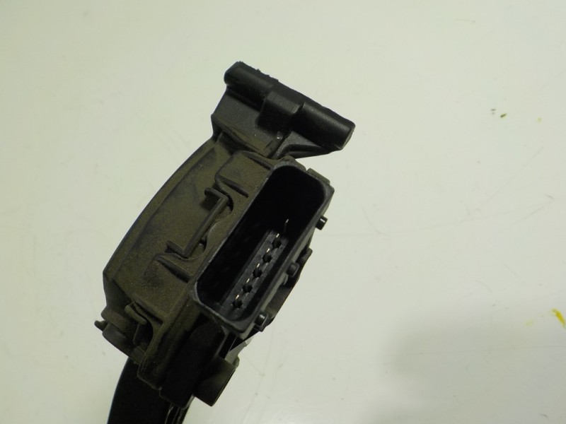 Recambio de potenciometro pedal para opel astra j lim. 1.6 16v cat referencia OEM IAM 13252702 13252702 