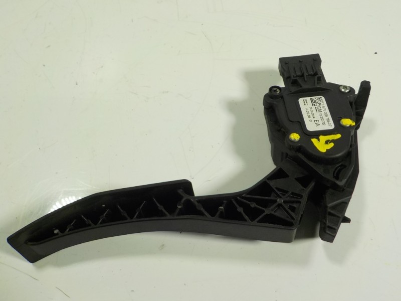 Recambio de potenciometro pedal para opel astra j lim. 1.6 16v cat referencia OEM IAM 13252702 13252702 