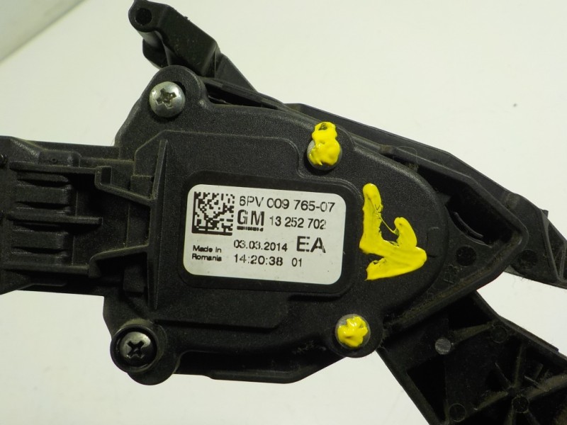 Recambio de potenciometro pedal para opel astra j lim. 1.6 16v cat referencia OEM IAM 13252702 13252702 
