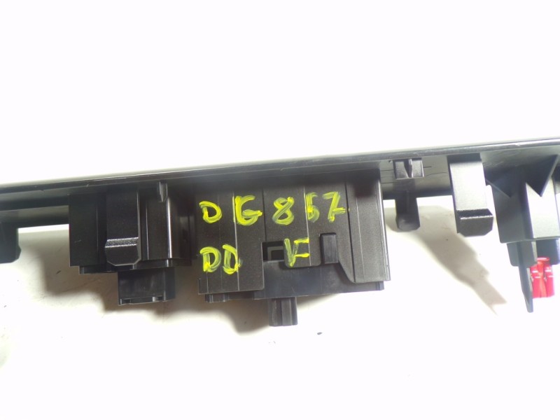 Recambio de mando elevalunas delantero derecho para lexus ux (za10) 250h referencia OEM IAM 8481033140  