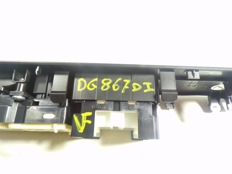 Recambio de mando elevalunas delantero izquierdo para lexus ux (za10) 250h referencia OEM IAM 8404033180  