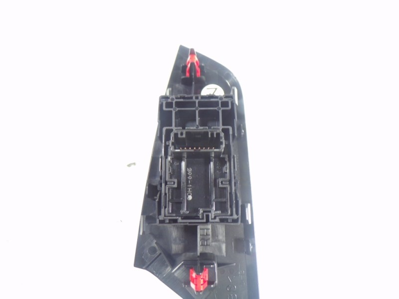 Recambio de mando elevalunas trasero derecho para lexus ux (za10) 250h referencia OEM IAM 8481033140  