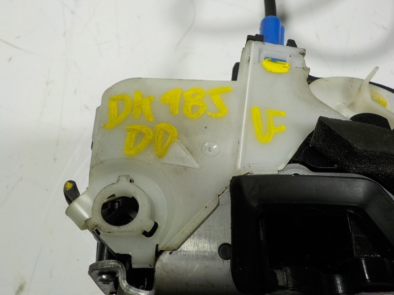 Recambio de cerradura puerta delantera derecha para opel mokka 1.7 16v cdti referencia OEM IAM 13579523 13579523 