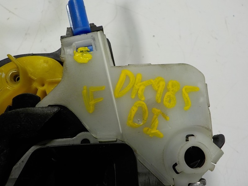 Recambio de cerradura puerta delantera izquierda para opel mokka 1.7 16v cdti referencia OEM IAM 13579522 13579522 