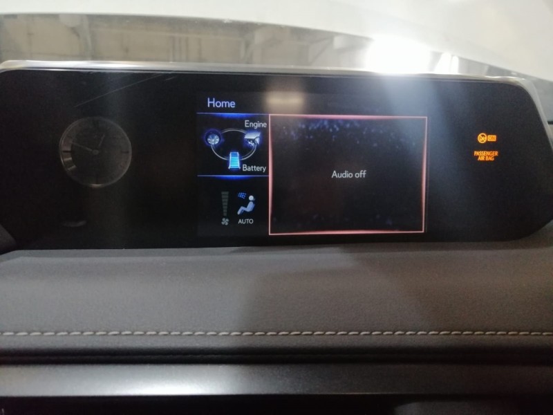 Recambio de pantalla multifuncion para lexus ux (za10) 250h referencia OEM IAM 8611176100 8611076070 CXML58E0AJ