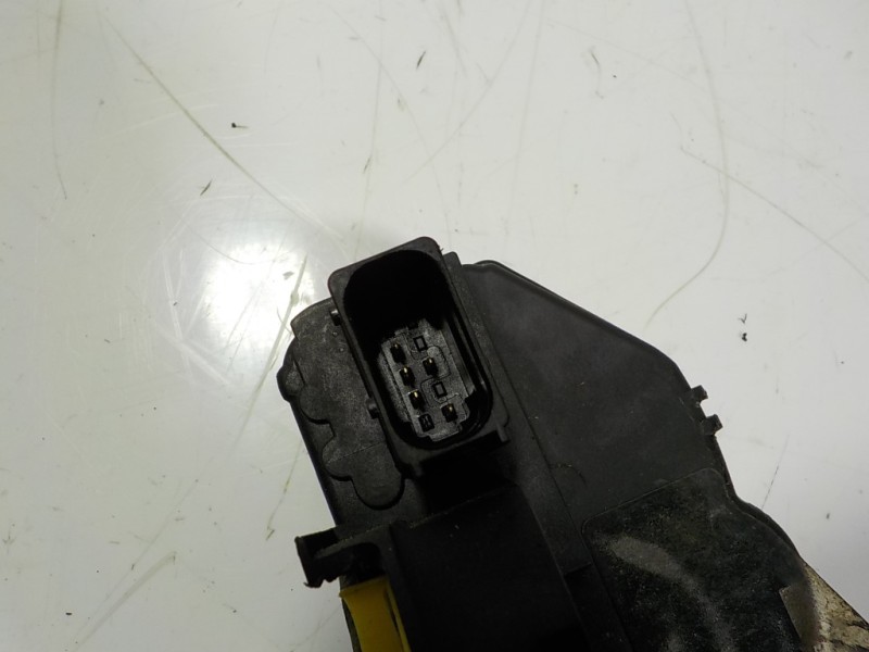 Recambio de cerradura puerta trasera izquierda para opel mokka 1.7 16v cdti referencia OEM IAM 13579545 13579545 