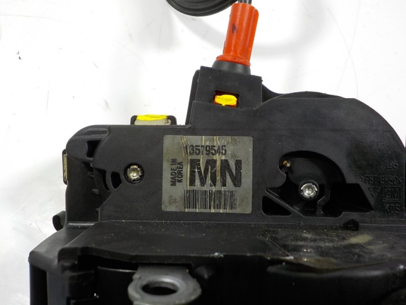 Recambio de cerradura puerta trasera izquierda para opel mokka 1.7 16v cdti referencia OEM IAM 13579545 13579545 