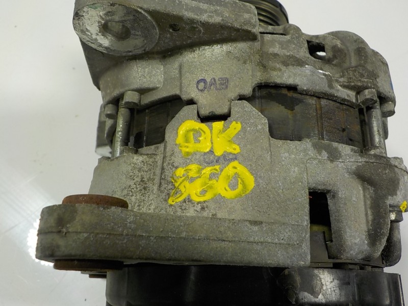Recambio de alternador para dacia sandero 0.9 tce cat referencia OEM IAM 231009092R 231002854R 