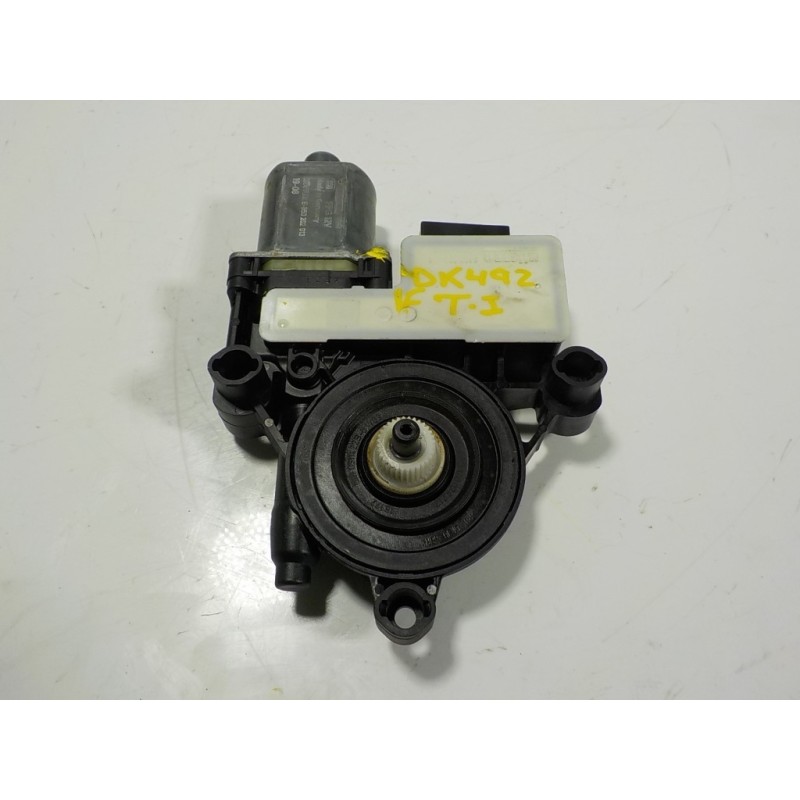 Recambio de motor elevalunas trasero izquierdo para seat arona 1.6 tdi referencia OEM IAM 5Q0959407 5Q0959407 0130822695