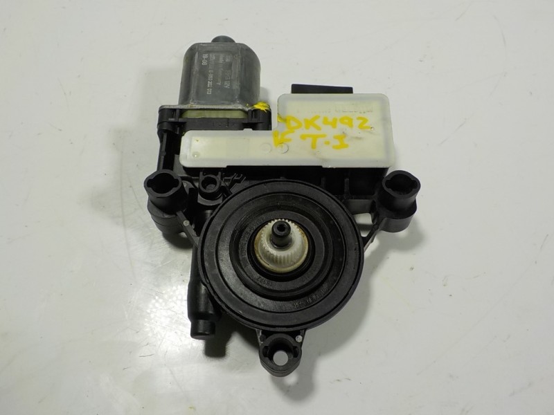 Recambio de motor elevalunas trasero izquierdo para seat arona 1.6 tdi referencia OEM IAM 5Q0959407 5Q0959407 0130822695
