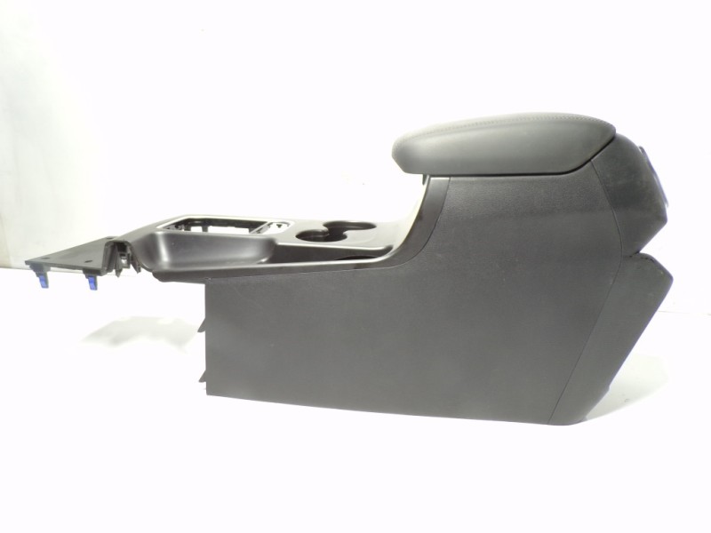 Recambio de apoyabrazos central para hyundai santa fe essence 2wd referencia OEM IAM 84660S1200NNB 96126S1200 