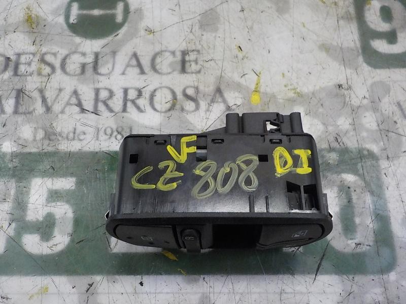 Recambio de mando elevalunas delantero izquierdo para opel corsa e selective referencia OEM IAM   