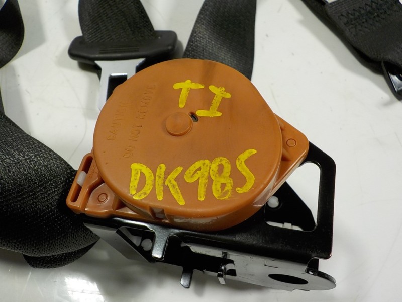 Recambio de cinturon seguridad trasero izquierdo para opel mokka 1.7 16v cdti referencia OEM IAM 95273827 95273827 