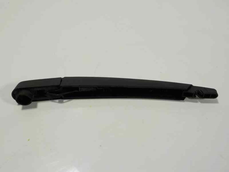 Recambio de brazo limpia trasero para opel corsa f 1.2 referencia OEM IAM   