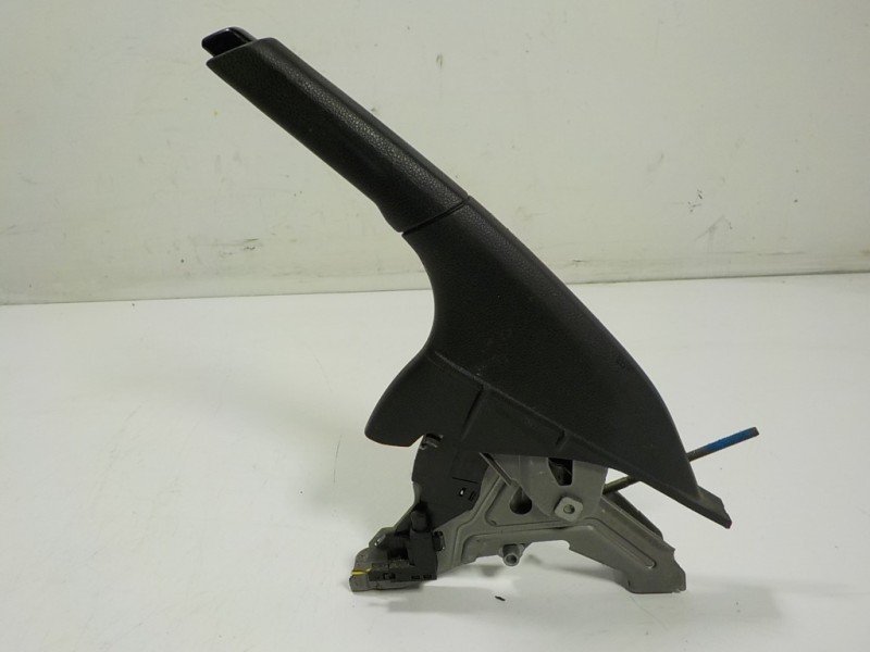 Recambio de palanca freno de mano para seat arona 1.6 tdi referencia OEM IAM 2Q0711303C 1J0947561 