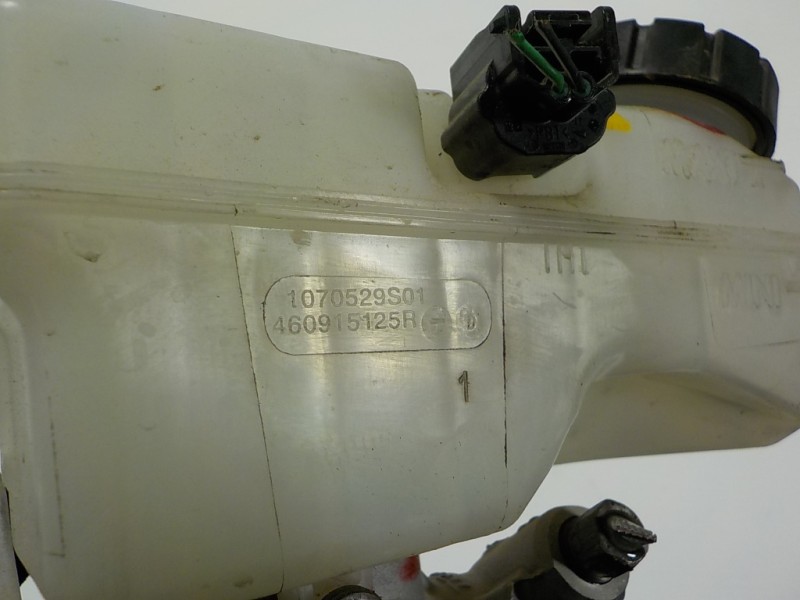 Recambio de bomba freno para dacia sandero 0.9 tce cat referencia OEM IAM  460915125R 