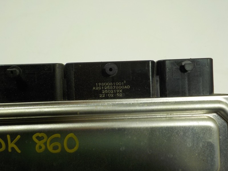 Recambio de centralita motor uce para dacia sandero 0.9 tce cat referencia OEM IAM  237102982S 