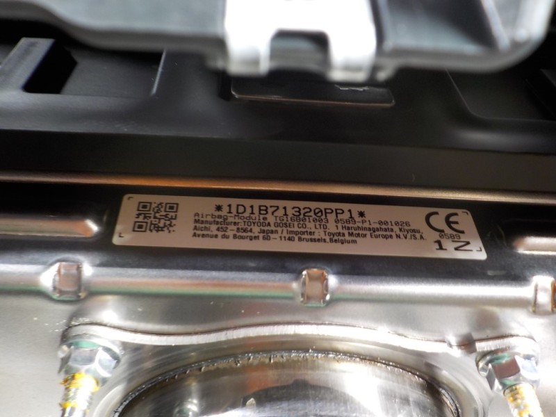 Recambio de salpicadero para lexus ux (za10) 250h referencia OEM IAM 554007603040 TG16801003 TG16801003