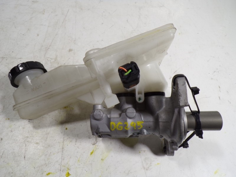 Recambio de bomba freno para peugeot 208 (p2) (e-) gt referencia OEM IAM 1643581380  