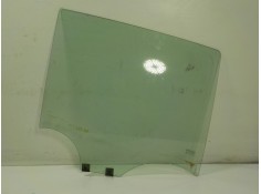 Recambio de cristal puerta trasero derecho para dacia sandero 0.9 tce cat referencia OEM IAM 823005206R  