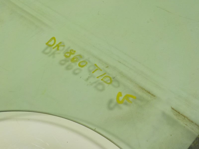 Recambio de cristal puerta trasero derecho para dacia sandero 0.9 tce cat referencia OEM IAM 823005206R  