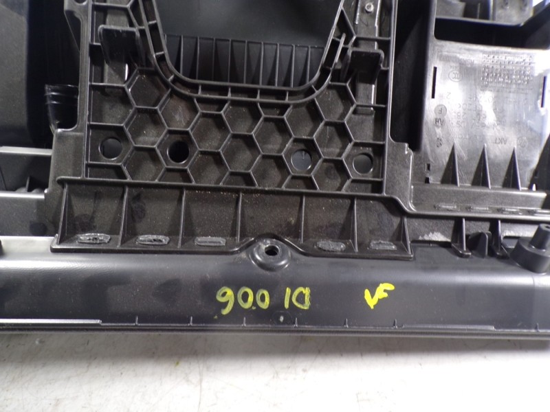 Recambio de guantera para volkswagen golf vii lim. (bq1) advance referencia OEM IAM 5G1857114G82V  