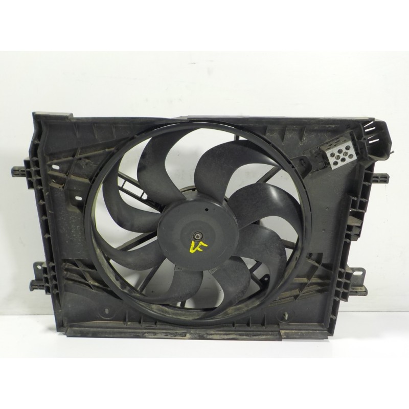 Recambio de electroventilador para dacia sandero 0.9 tce cat referencia OEM IAM 214815012R  