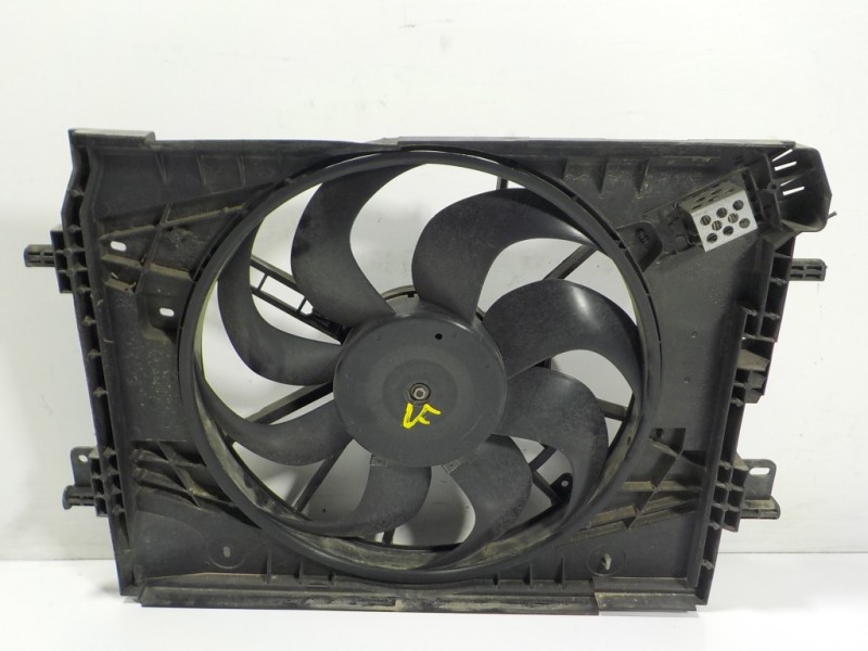 Recambio de electroventilador para dacia sandero 0.9 tce cat referencia OEM IAM 214815012R  