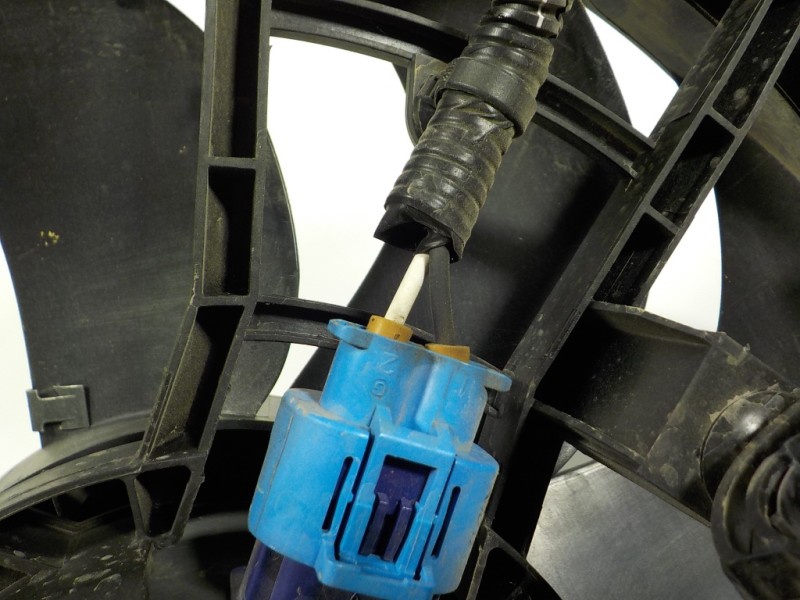 Recambio de electroventilador para dacia sandero 0.9 tce cat referencia OEM IAM 214815012R  