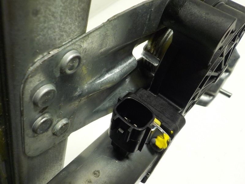 Recambio de elevalunas delantero derecho para dacia sandero 0.9 tce cat referencia OEM IAM 807209299R 807209299 