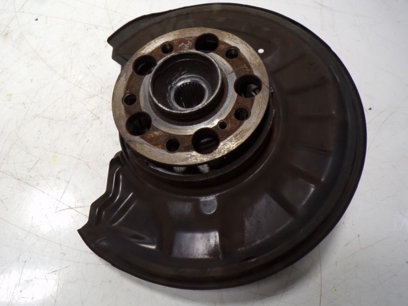 Recambio de mangueta trasera izquierda para mercedes-benz clase clk (w207) cabrio 1.8 cgi cat referencia OEM IAM A2043503108  