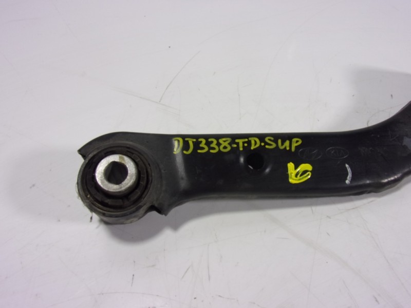 Recambio de brazo suspension superior trasero derecho para hyundai santa fe essence 2wd referencia OEM IAM 55120S1050  