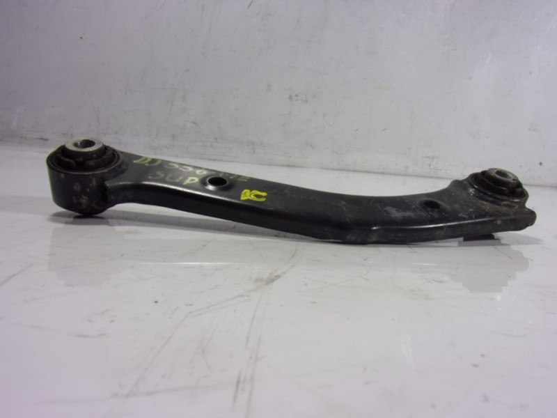 Recambio de brazo suspension superior trasero izquierdo para hyundai santa fe essence 2wd referencia OEM IAM 55120S1050  