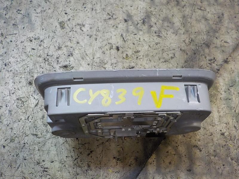 Recambio de piloto interior para hyundai i10 1.0 cat referencia OEM IAM 85220B9130TXB  