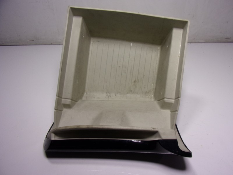 Recambio de guantera para renault captur 0.9 tce referencia OEM IAM 685004846R  