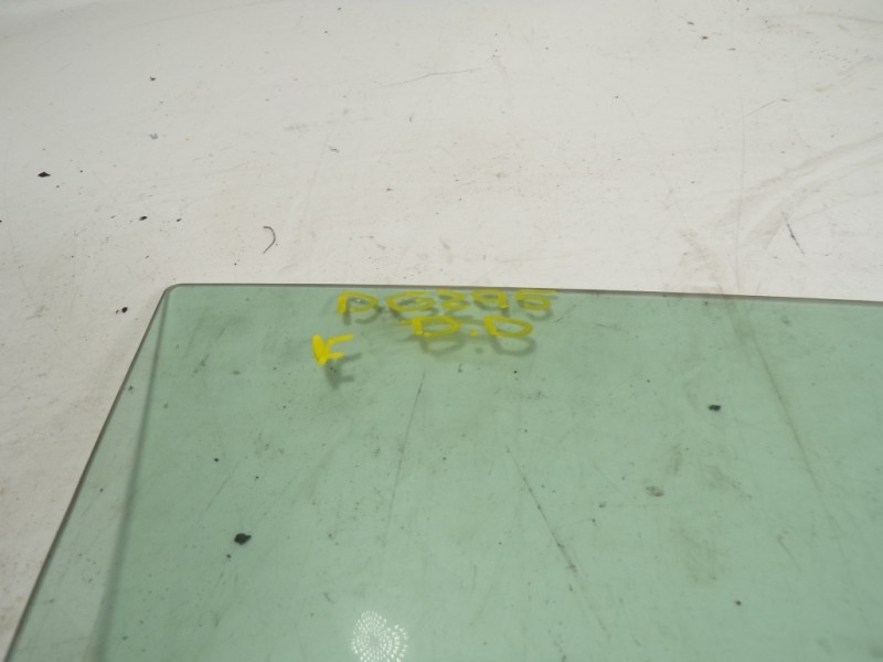 Recambio de cristal puerta delantero derecho para peugeot 208 (p2) (e-) gt referencia OEM IAM 9837167180  