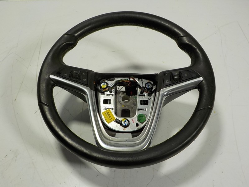 Recambio de volante para opel mokka 1.7 16v cdti referencia OEM IAM 95128851  
